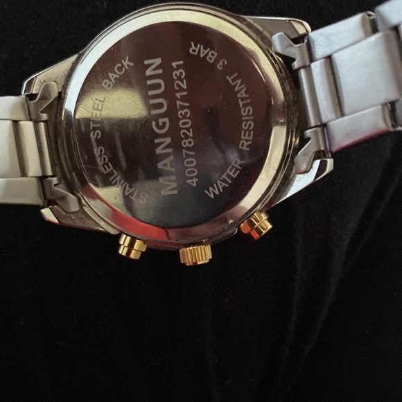 Watche - Picture 3 of 4